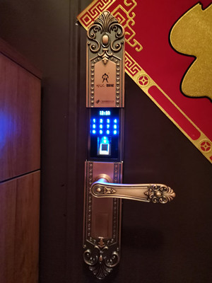 仿古智能锁安装